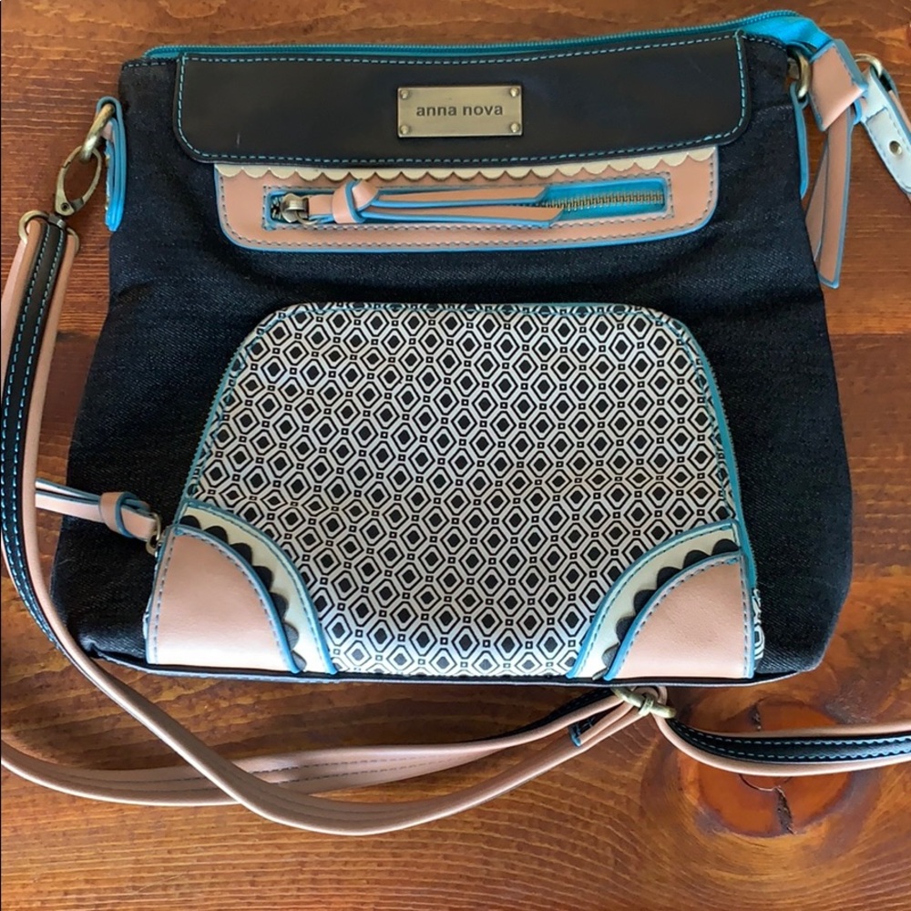 Anna Nova Adorable Crossbody Purse
